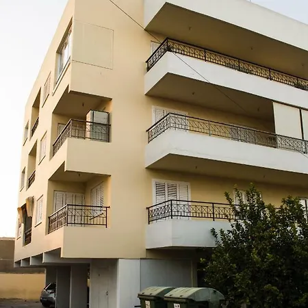 Lovely Entire In Great Location! * Laciá